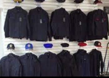 Entrega de uniformes para el Centro Preventivo (Zona 18)