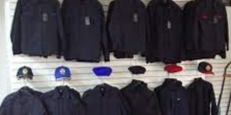 Entrega de uniformes para el Centro Preventivo (Zona 18)