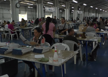 Entregan al TSE 100 mil papeletas presidenciales que serán distribuidas en ciudades de EEUU