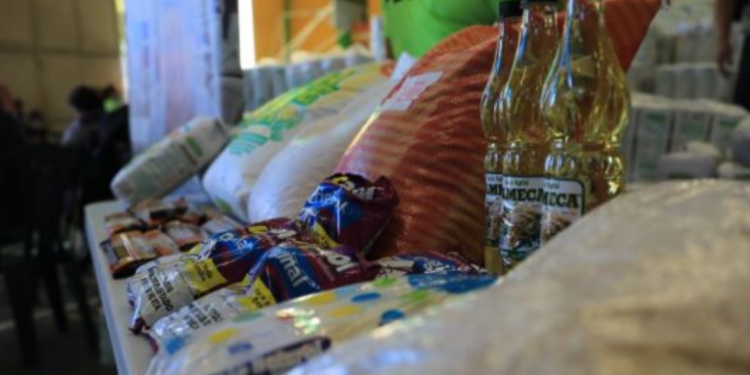Entregan apoyo alimentario a familias en San Miguel Petapa
