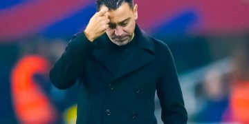 Entrenadores descartan reemplazar a Xavi Hernández