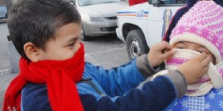 í‰poca de frío aumenta resfriados comunes principalmente en niños