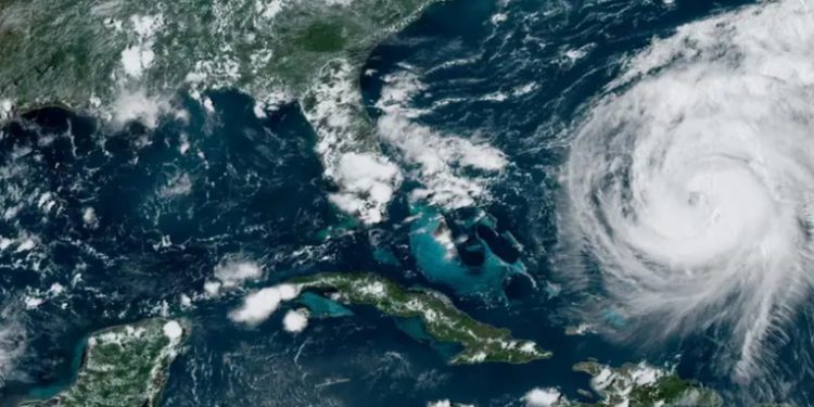 Ernesto es un huracán categoría 2 y se dirige a las Bermudas