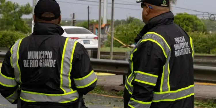 Ernesto se convierte en huracán tras lluvias en Puerto Rico