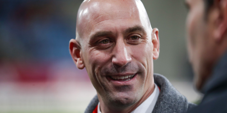 Escándalo en el fútbol español: exjefe de Gabinete del presidente de la Federación le acusa de pagar orgí­as con dinero de la institución