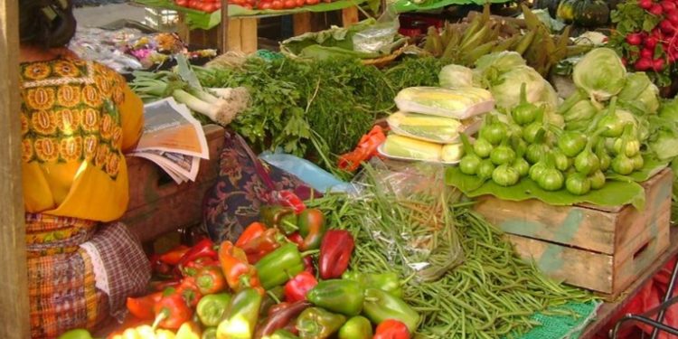 Escasez y precios al alza: Bloqueos afectan suministro y elevan costos en mercados