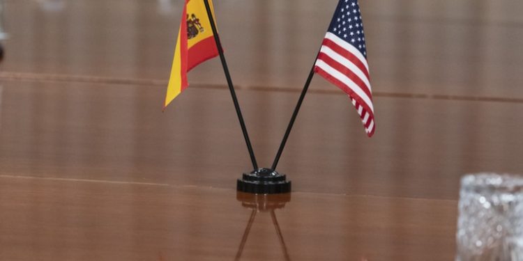 España expulsa a tres espías de EE.UU. que pagaron a agentes de inteligencia por información clasificada