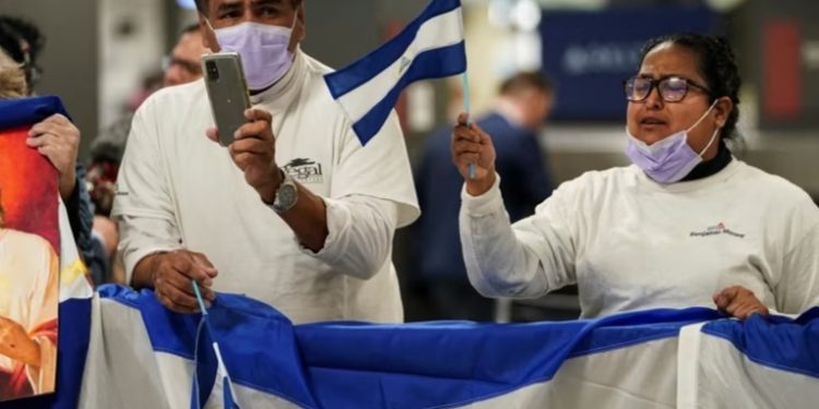 España ofrece la nacionalidad a 94 opositores nicaragí¼enses declarados apátridas