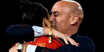 España: piden prisión para Rubiales por beso a Jenni Hermoso