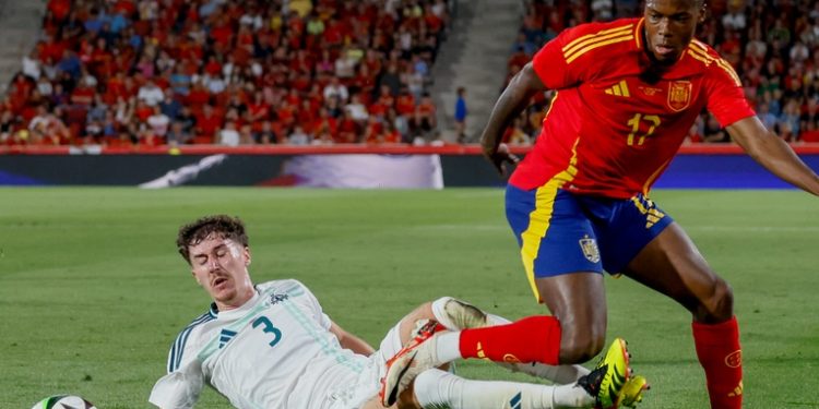 España se destapa con un recital ante Italia y volará a octavos en primera clase