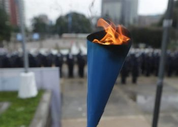 Esperan centenares de grupos que encenderán el fuego patrio en el obelisco este jueves
