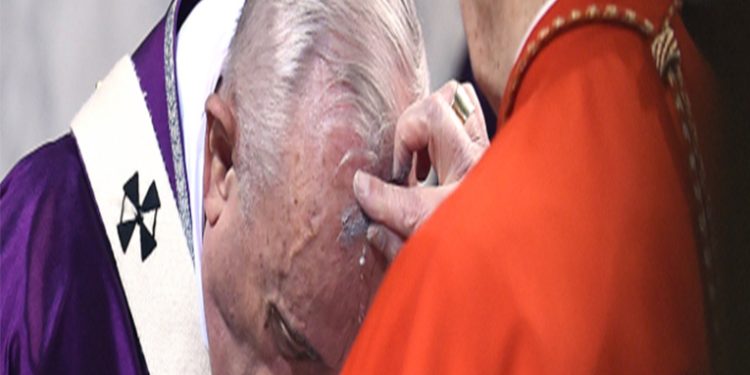 Está es la nueva modalidad para imponer la ceniza este miércoles