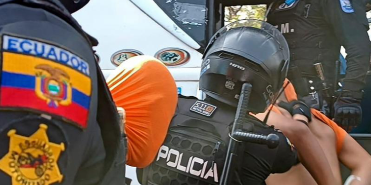 Estado de excepción en Ecuador: entre la represión, el crimen organizado y la inacción