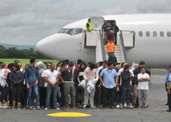 Estados Unidos deporta a más de 380,000 migrantes en los últimos siete meses
