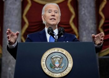 Estados Unidos prohí­be la importación al paí­s de petróleo y gas ruso