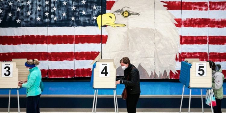 Estadounidenses acuden a las urnas para decidir el control del Congreso