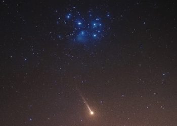 'Esto no es un cometa': un fotógrafo capta una cola brillante saliendo de Mercurio