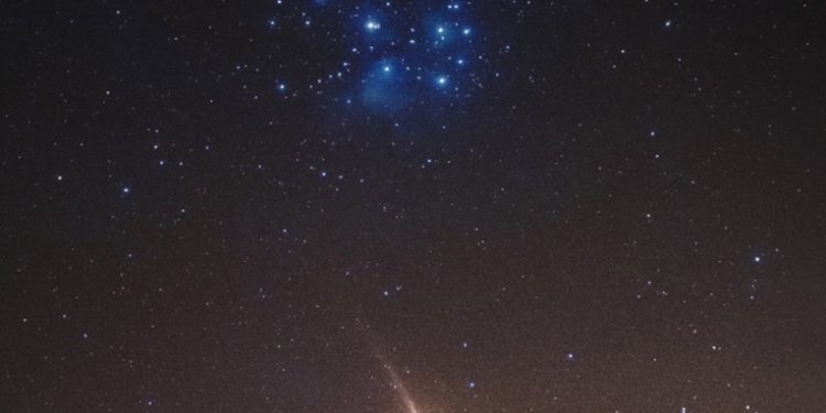 'Esto no es un cometa': un fotógrafo capta una cola brillante saliendo de Mercurio