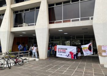 Estudiantes ocupan de forma indefinida rectorí­a de la USAC