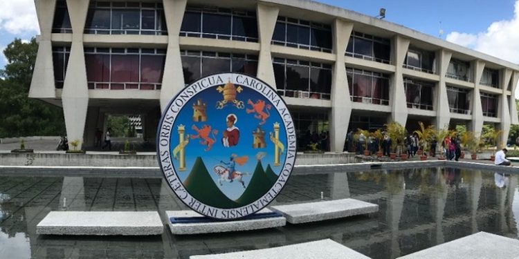 Estudiantes tomaron desde la noche del jueves el campus central de la universidad de San Carlos