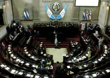 Estudio revela cifras: Gasto considerable por diputado y asesores en el Congreso.