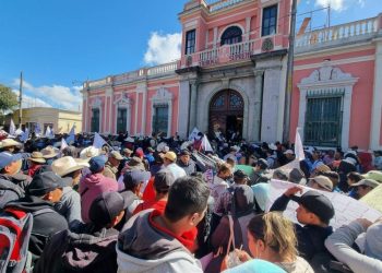 Evacuan a personal del Tribunal Supremo Electoral por temor a manifestación