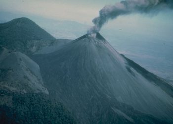 Evalúan actividad del volcán de pacaya