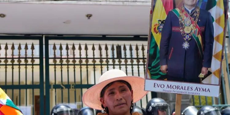 Evo Morales sigue al mando de su partido en Bolivia