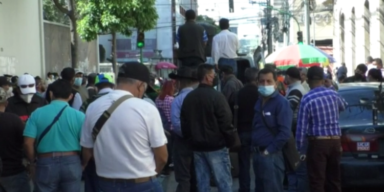 Ex militares anuncian que manifestarán durante tres dí­as consecutivos