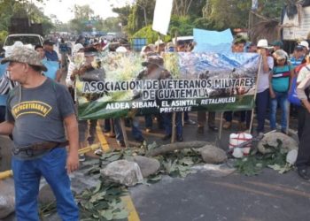 Ex militares continúan con las manifestaciones