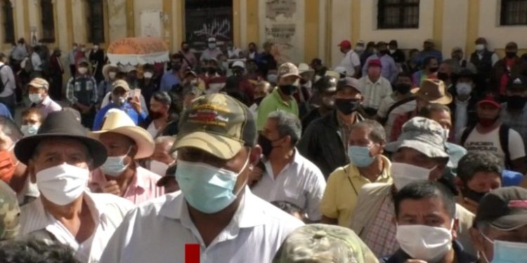 Ex militares realizan manifestaciones