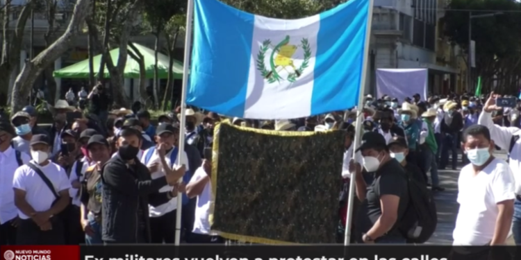 Ex militares vuelven a protestar en las calles exigiendo un beneficio económico