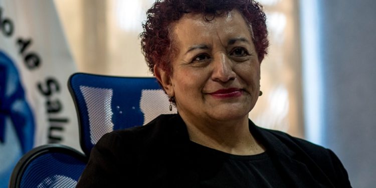 Ex ministra de Salud de Guatemala enfrenta denuncia penal por contrato de vacunas