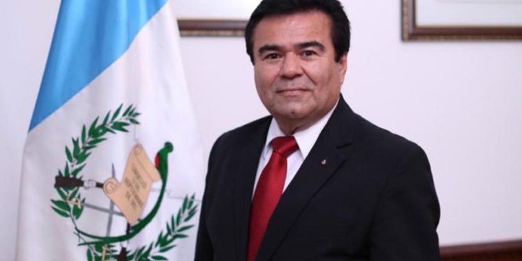 Ex ministro de Cultura y Deportes prófugo de la justicia