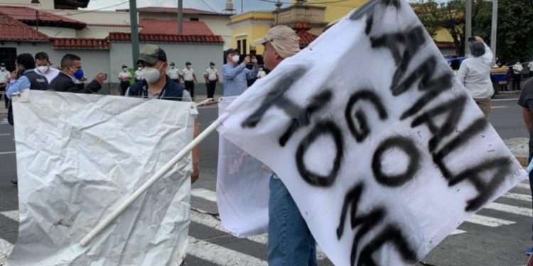 Ex soldados realizan manifestaciones