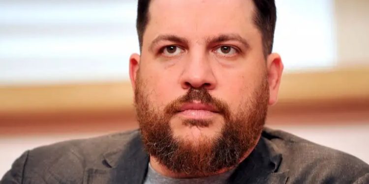 Excolaborador de Navalny pide sancionar a círculo de Putin