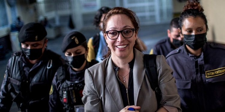 Exfiscal Virginia Laparra recobra su libertad