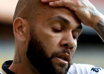 Exfutbolista Dani Alves irá a juicio por agresión sexual