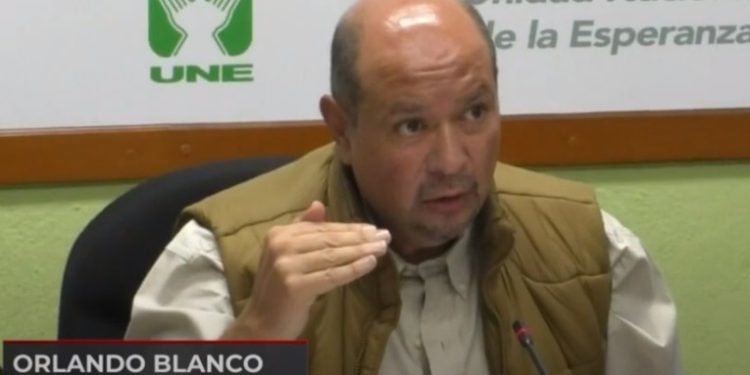 Exigen liberación de la vacuna