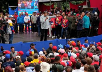 Exlíderes iberoamericanos piden a CPI la detención de Maduro