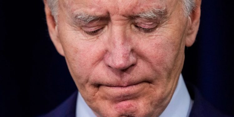 Exmédico de la Casa Blanca revela un sombrío pronóstico de cáncer de Biden