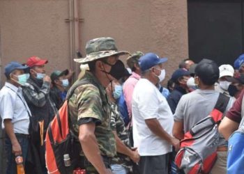 Primer dí­a de tres: exmilitares bloquean distintos puntos del paí­s