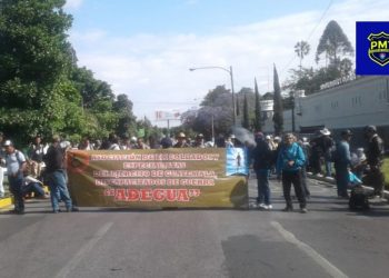 Exmilitares protestan en avenida Reforma, zona 10