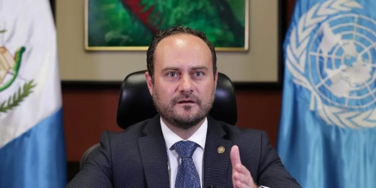 Exministro Brolo: 'Niego vínculos con irregularidades en compra de vacunas rusas'