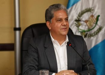 Expediente clínico electrónico será implementado en sistema de salud nacional, anuncia Ministro de Salud