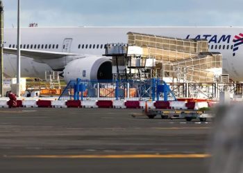 Expertos chilenos investigarán sacudida del L800 de LATAM