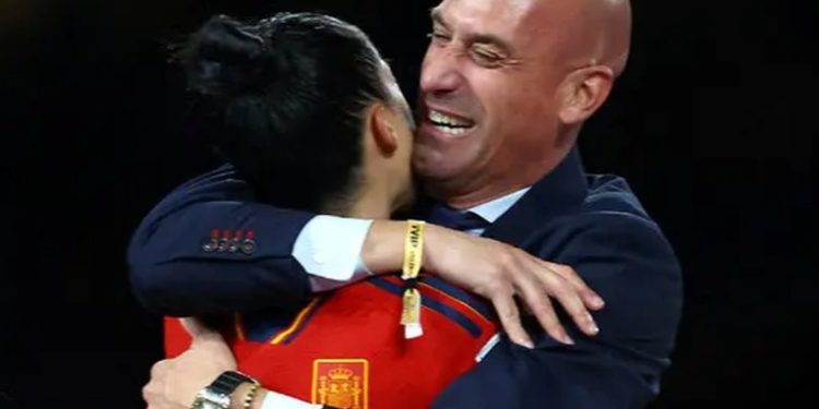 Expresidente de la RFEF a juicio: Luis Rubiales enfrenta cargos por beso no consentido