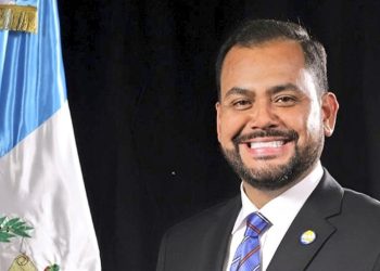 Fallece por neumoní­a el diputado Hugo Rodrí­guez del partido CREO