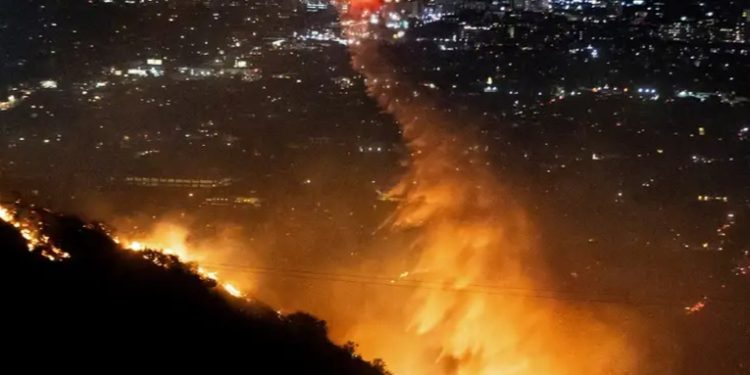 Famosos pierden sus casas por incendios en Los Ángeles