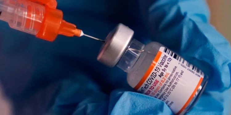 FDA aprueba vacuna de refuerzo COVID-19 para niños de 5 a 11 años